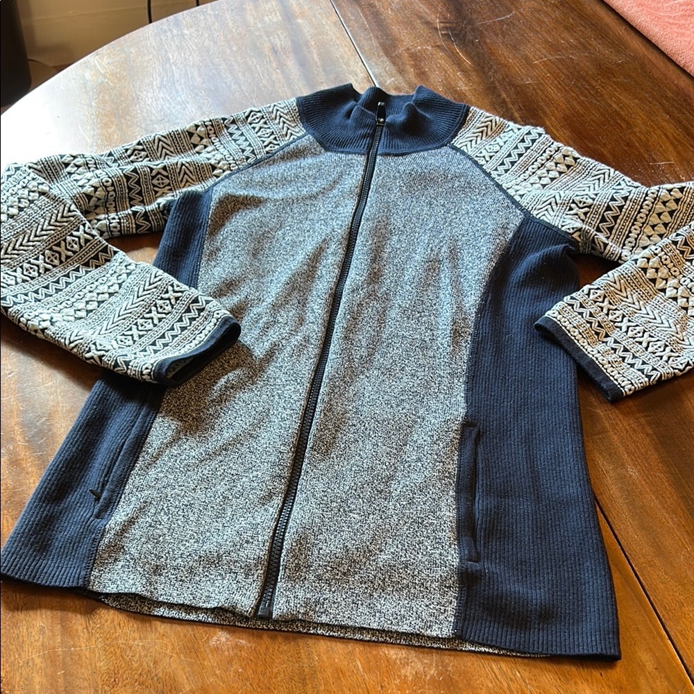 Title Nine Navy and Gray Knit Top